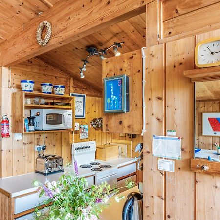 Scandinavian Style Lodge In Rock Wadebridge Extérieur photo