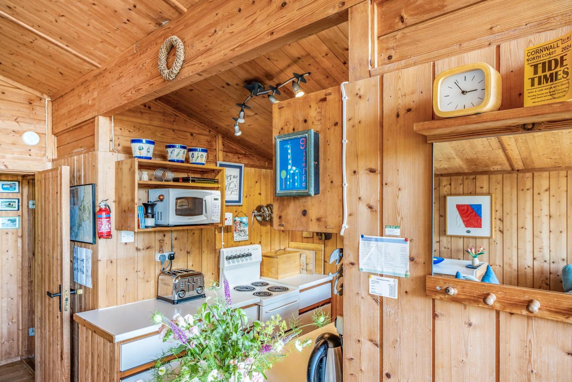Scandinavian Style Lodge In Rock Wadebridge Extérieur photo