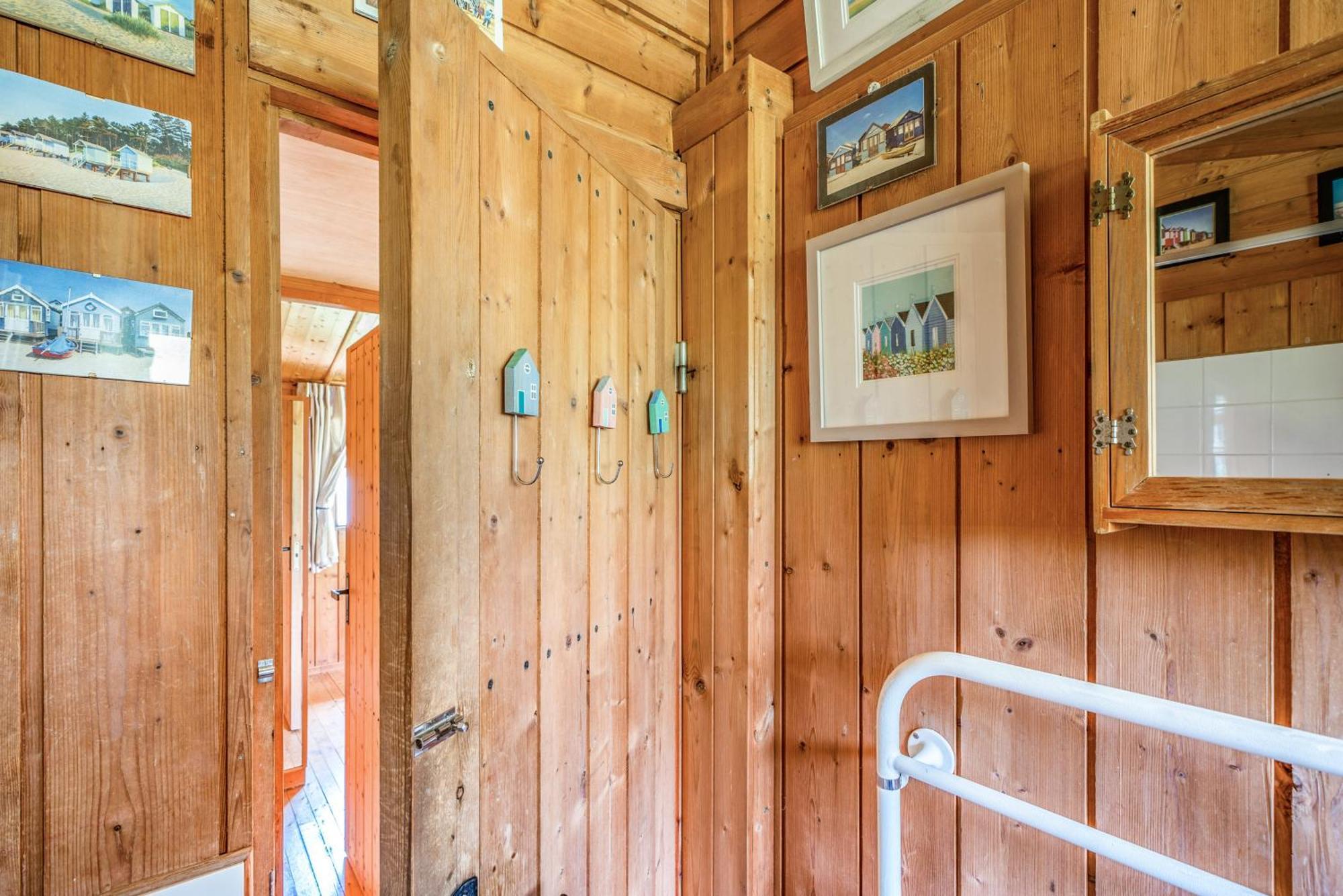 Scandinavian Style Lodge In Rock Wadebridge Extérieur photo