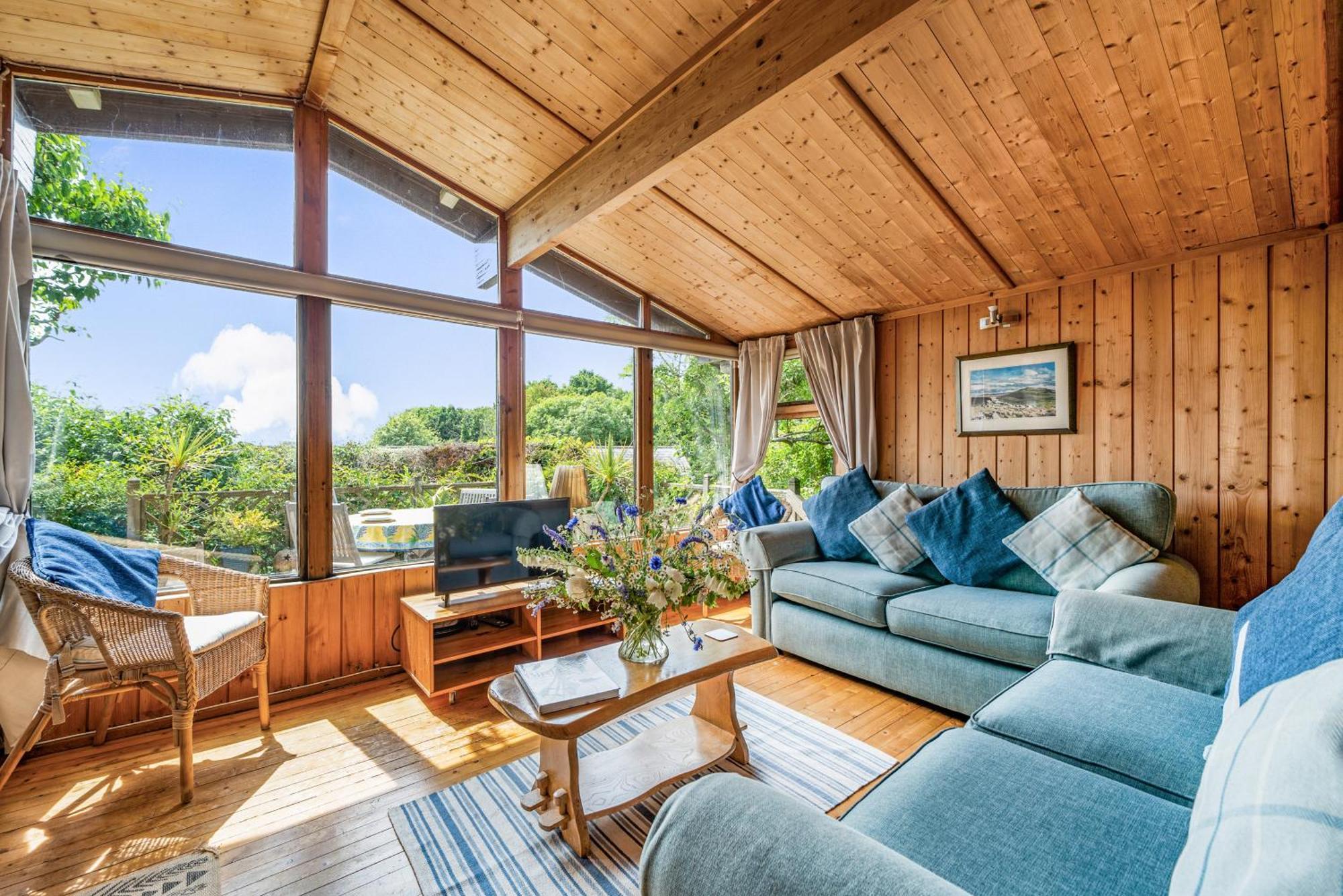 Scandinavian Style Lodge In Rock Wadebridge Extérieur photo