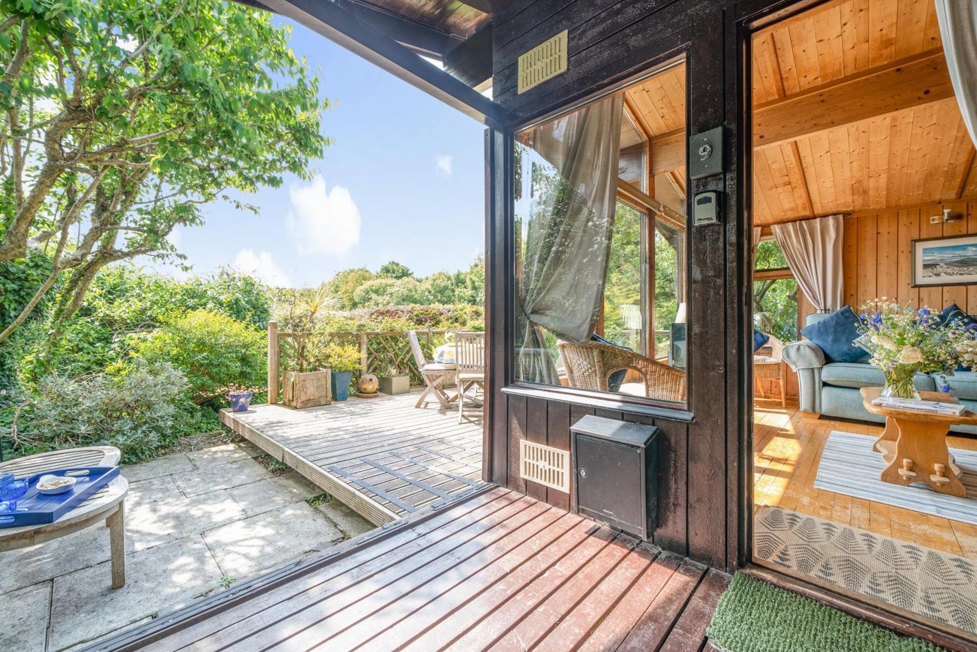 Scandinavian Style Lodge In Rock Wadebridge Extérieur photo